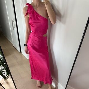 BARDOT Elegant Pink Evening Gown
